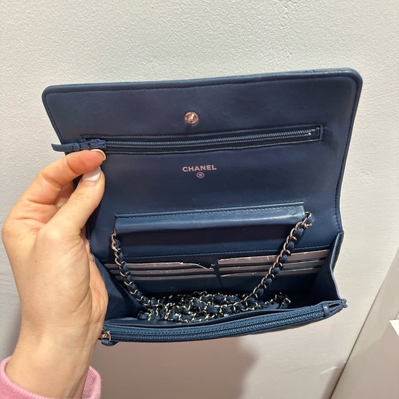 💙CHANEL💙 Blue Navy wallet on chain silver - Picture 4 of 6